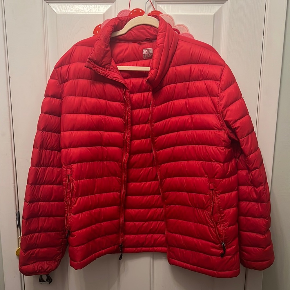 Very warm stylish red winter jacket!
